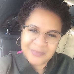 Meet your Posher, Suzanne